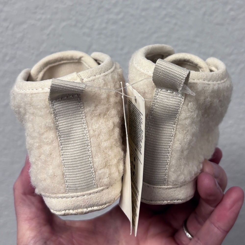 NWT GAP Baby 6-12 mo Cloud Soft Baby Walker Shoes in Cream - Picture 5 of 7